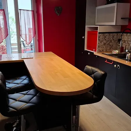 Maison De * Иссуар