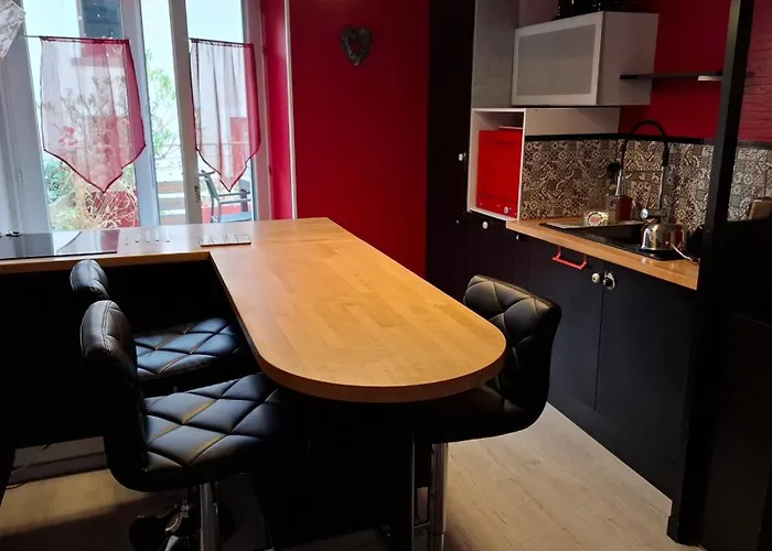 Maison De * Иссуар